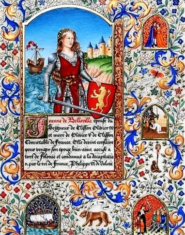 Enluminure de style gothique XVème,intitulée « Jeanne de Belleville ». L’enluminure a été exécutée sur parchemin, avec feuille d’or et pigments. Elle représente une femme en armure, tenant épée et bouclier, devant un paysage de château sur la côte avec un navire sur la mer. Elle a été réalisée par Elsa Millet, Enlumineure – Calligraphe.