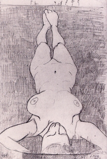 Ce dessin de Paula Modersohn-Becker représente une femme nue allongée dans l'herbe. Sa tête est au premier plan et son corps se déroule à la verticale jusqu'à ses pieds en arrière-plan.